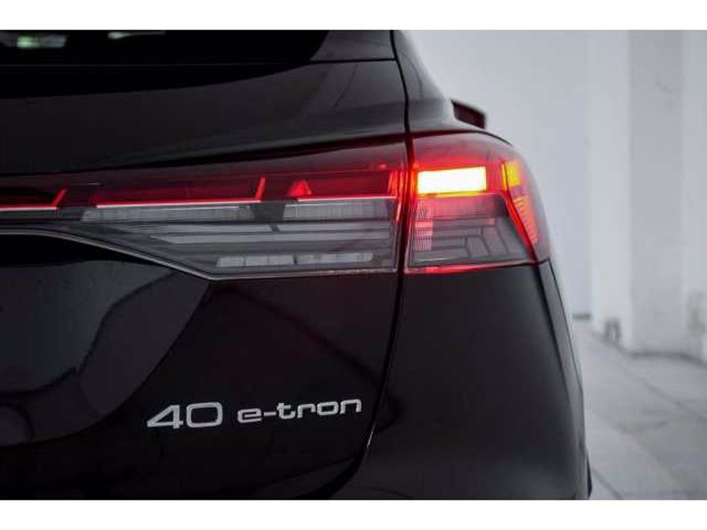 AUDI Q4 e-Tron Sportback 40 204cv Sline Edition 2