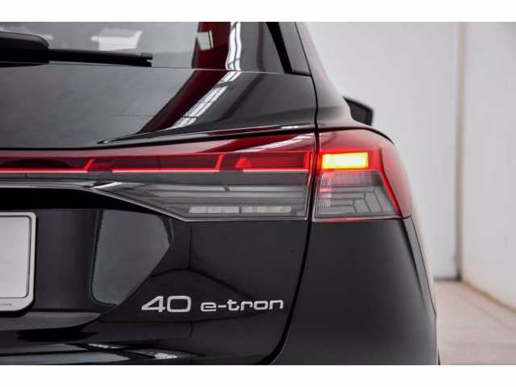 AUDI Q4 e-Tron 40 204cv Sline Edition 2