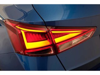 SEAT Arona 1.0 ecotsi black edition 95cv 4