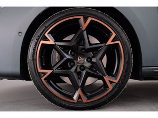 CUPRA Leon 1.5 e-hybrid vz 272cv dsg 4