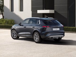 AUDI Q3 TFSI 110 kW mHEV S tronic Business Advanced 2