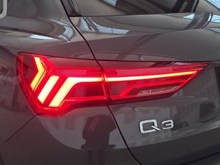 AUDI Q3 35 2.0 tdi business advanced s-tronic 5