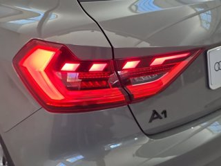 AUDI A1 sportback 40 2.0 tfsi s line edition 207cv s-tronic 4