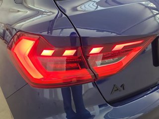 AUDI A1 sportback 30 1.0 tfsi identity black 116cv s-tronic 4