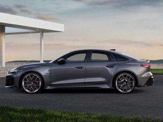 AUDI RS 5 Avant e-hybrid S tronic quattro 1