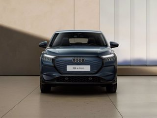 AUDI Q4 SBP e-tron performance Business 4