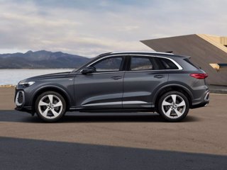 AUDI Q5 TDi 150 kW mHEV+ S tronic quattro S line edition 1