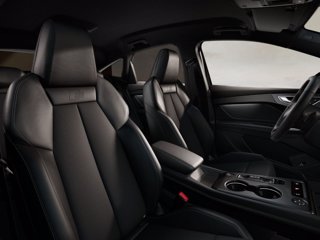 AUDI Q4 e-tron quattro performance S Line 5