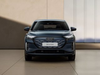 AUDI Q4 SBP e-tron quattro performance S Line 4