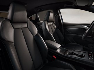 AUDI Q4 SBP e-tron quattro performance S Line 6