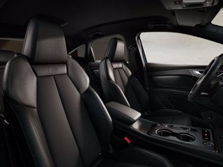AUDI Q4 SBP e-tron performance S Line 6
