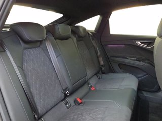 AUDI Q4 sportback e-tron performance business 286cv 7