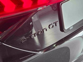AUDI E-tron gt quattro 5