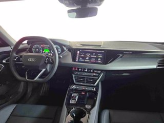 AUDI E-tron gt quattro 8
