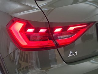 AUDI A1 allstreet 30 1.0 tfsi identity contrast 116cv s tronic 4