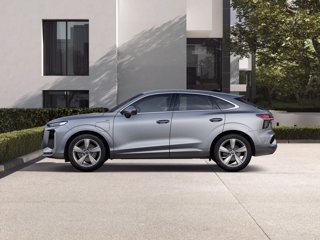 AUDI Q3 SPB e-hybrid 200 kW S tronic S line 4