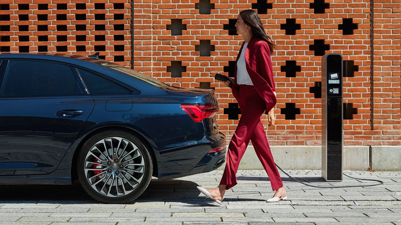 Audi A6 TFSI E QUATTRO 2