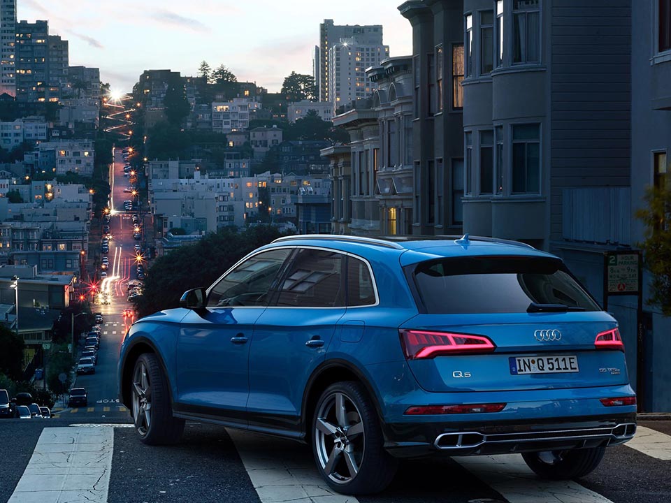 Audi Q5 TFSI E Quattro 1