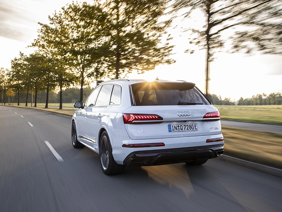 Audi Q7 Tfsi E Guida