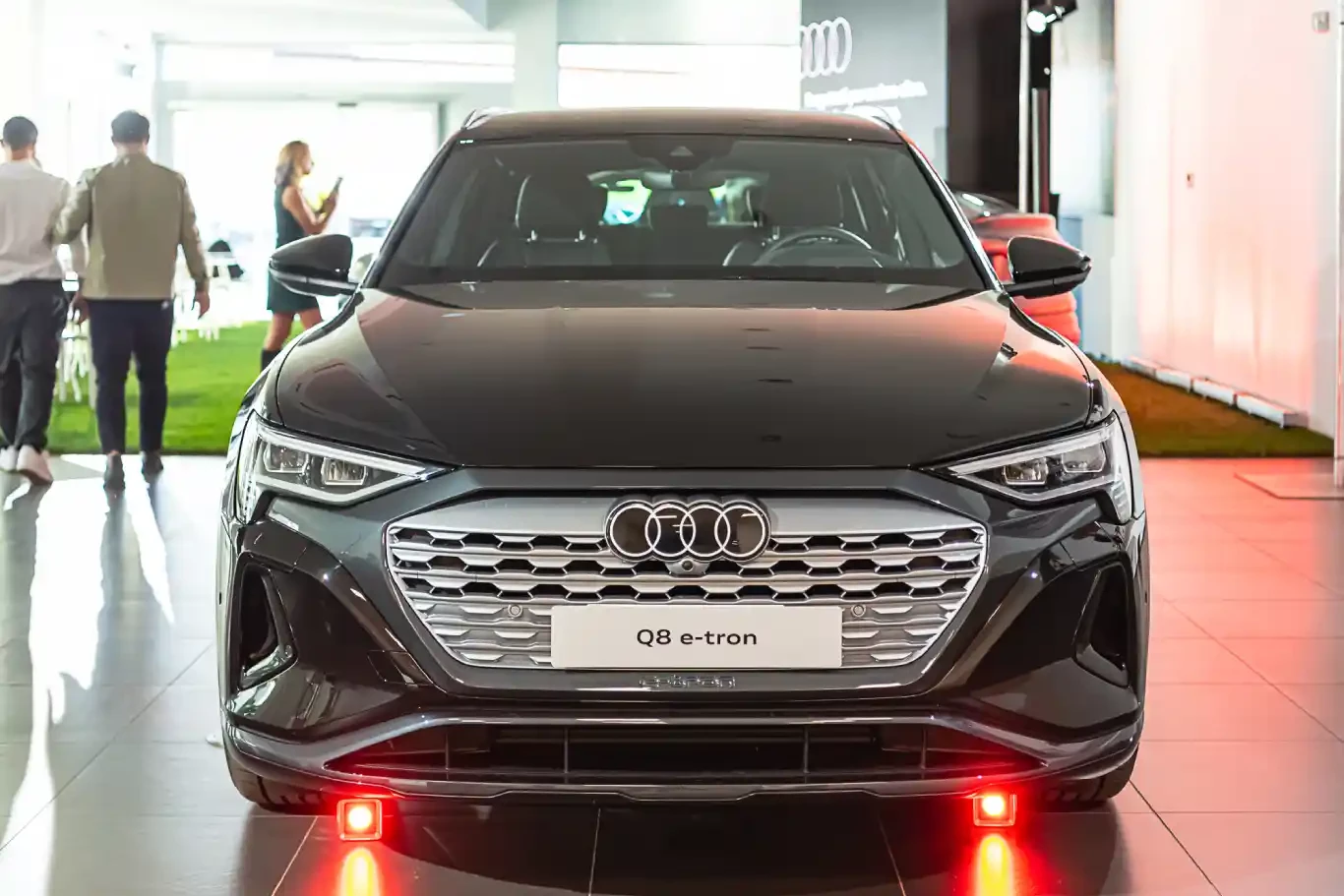 Audi Lancio Q8 E Tron 2