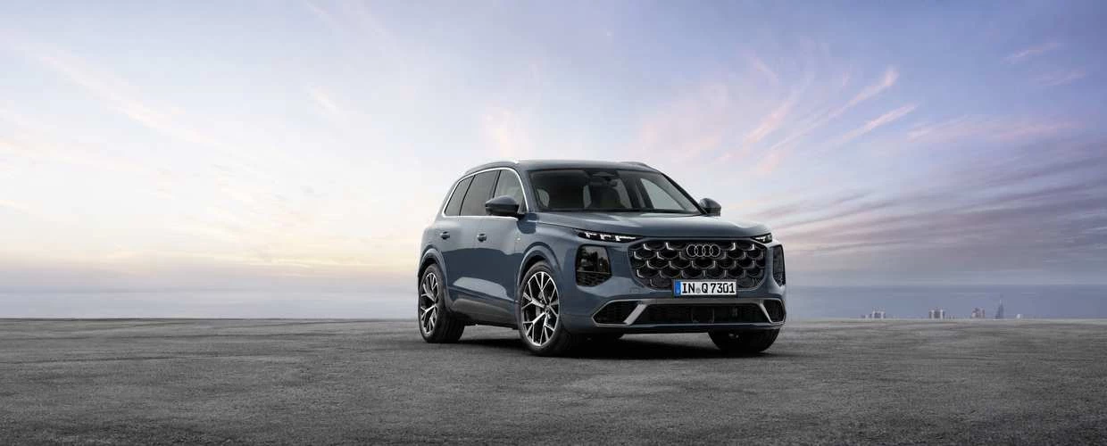 Suv Elegante Al Tramonto 1240X500