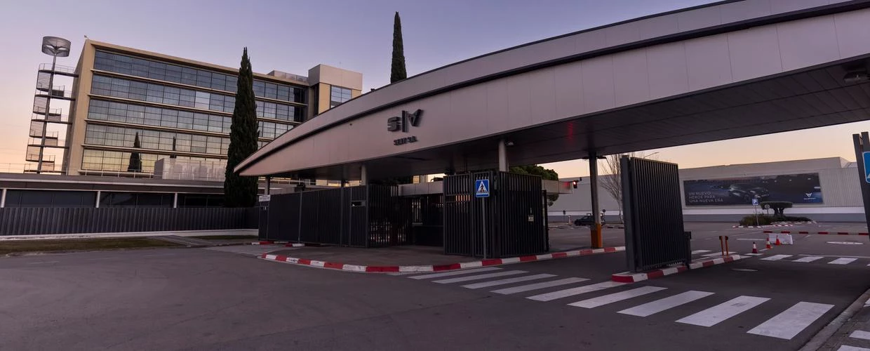 SEAT CUPRA 1240X500 Centered