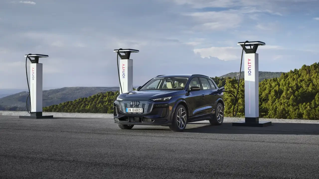Audi Q6 E Tron 8
