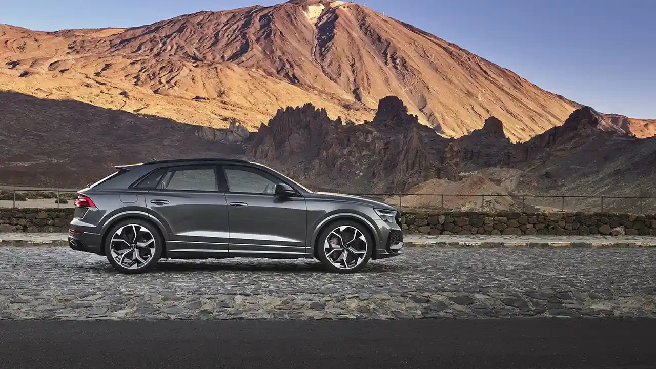 Audi Rsq8 1