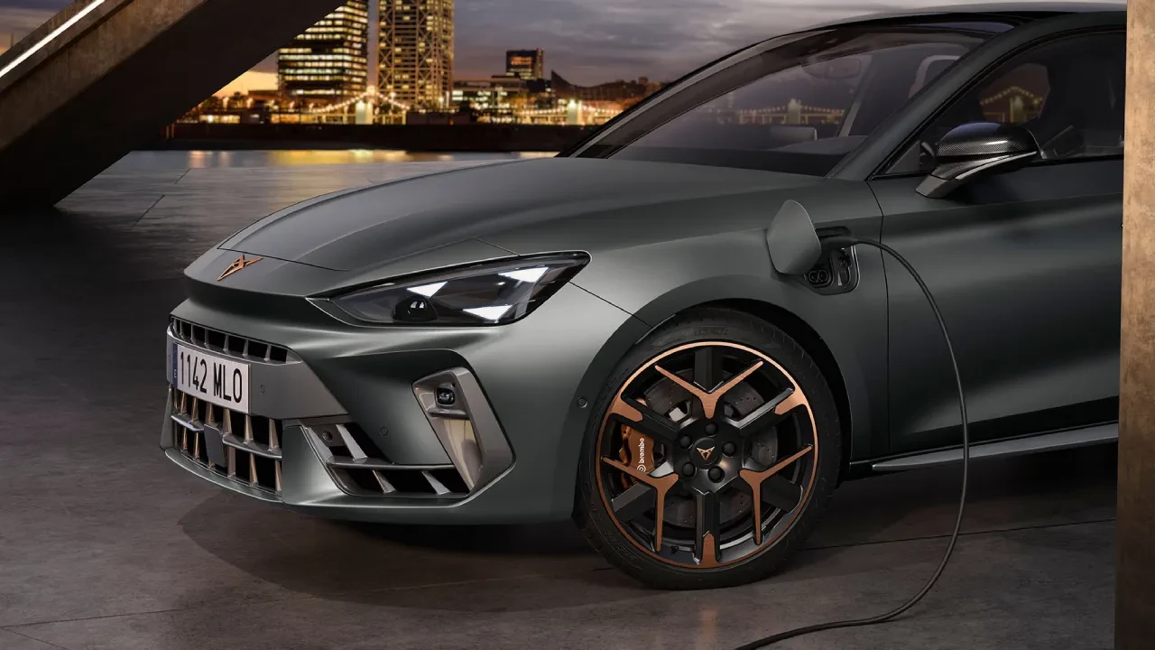 Nuova Cupra Leon 4