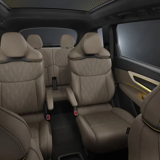 Alpha C 2 015 Q9 SUV NF Seating Flexibility S L